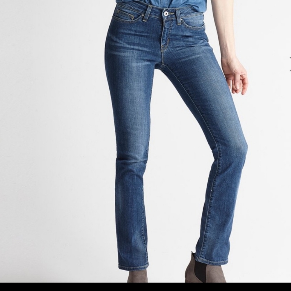 Yummie Straight Leg Classic Wash Jeans 33